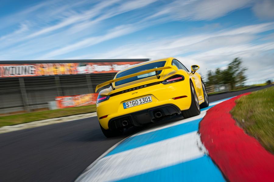  Porsche 718 Cayman GT4 (982C) 2019 года  (WW) (фото 130 из 190)